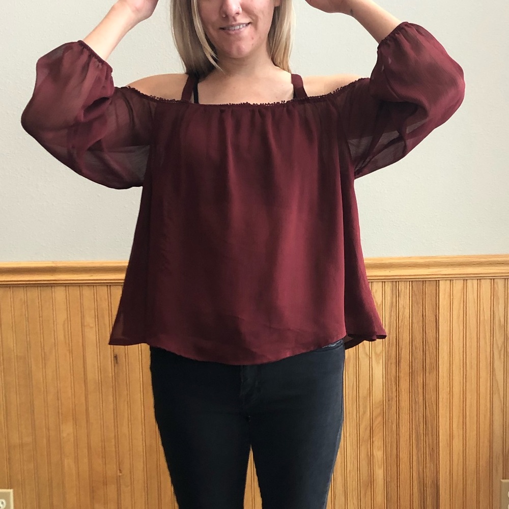 Express Sexy Off The Shoulder Top - Picture 5 of 9